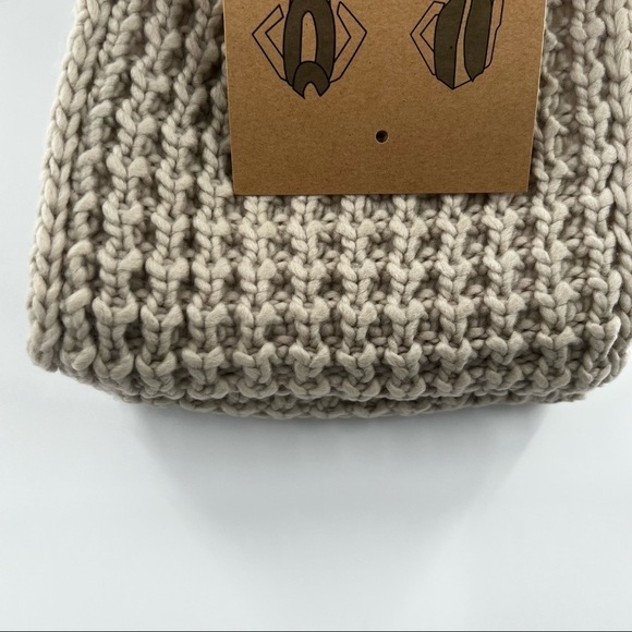 Infinity scarf brown six ways - Picture 4 of 8